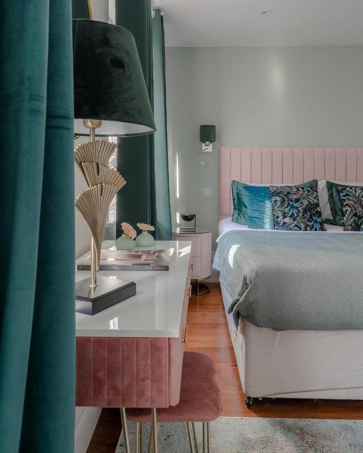 Notting Hill & Hyde Park Exclusive West-End Serene Designer Family Home 5Bed4Bath Londra Dış mekan fotoğraf