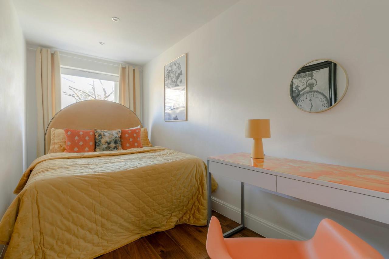 Notting Hill & Hyde Park Exclusive West-End Serene Designer Family Home 5Bed4Bath Londra Dış mekan fotoğraf