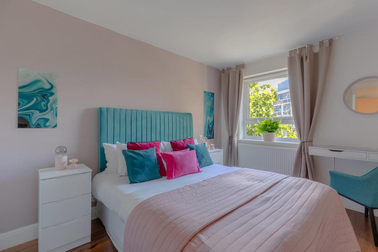 Notting Hill & Hyde Park Exclusive West-End Serene Designer Family Home 5Bed4Bath Londra Dış mekan fotoğraf