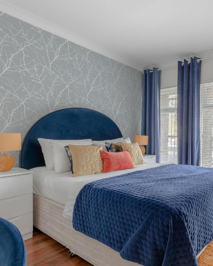 Notting Hill & Hyde Park Exclusive West-End Serene Designer Family Home 5Bed4Bath Londra Dış mekan fotoğraf